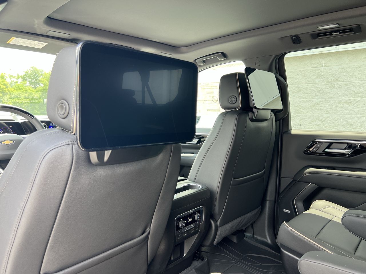 2025 Chevrolet Suburban Premier - Photo 68