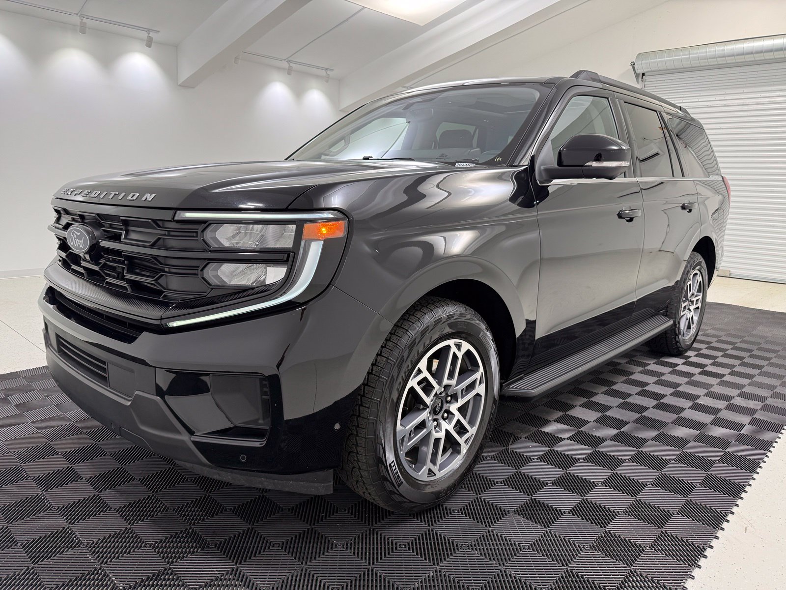 Used 2025 Ford Expedition Active SUV