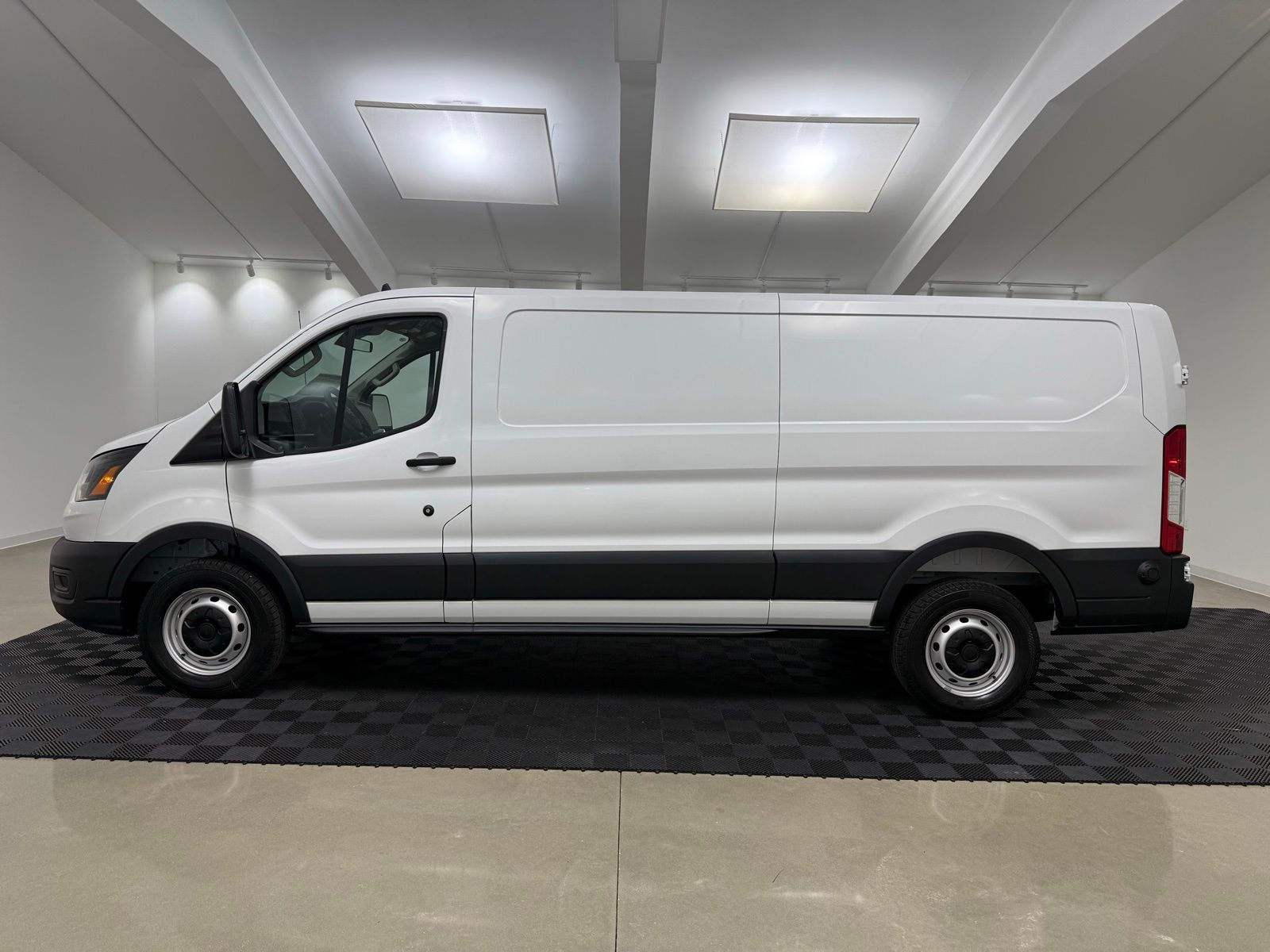 2025 Ford Transit Van Base - Photo 4