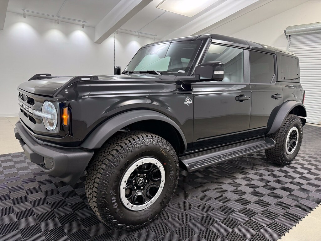 New 2025 Ford Bronco Outer Banks SUV