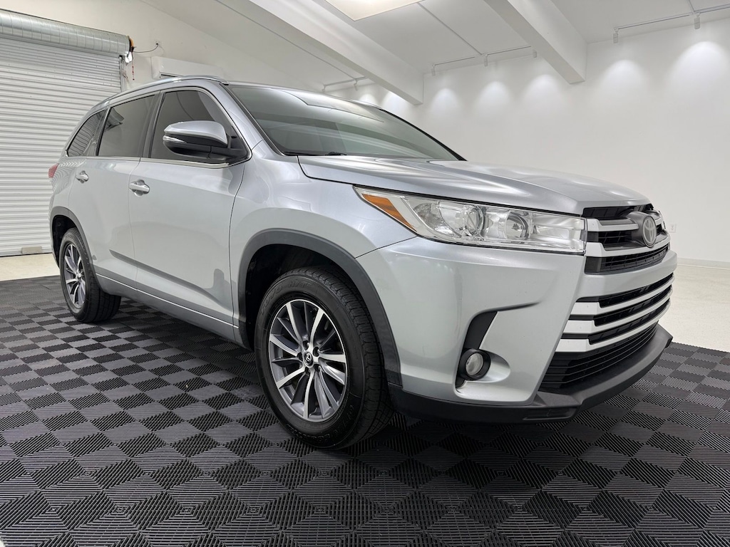 Used 2017 Toyota Highlander XLE SUV