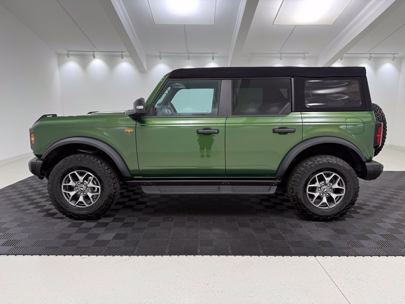 Used 2025 Ford Bronco Badlands SUV