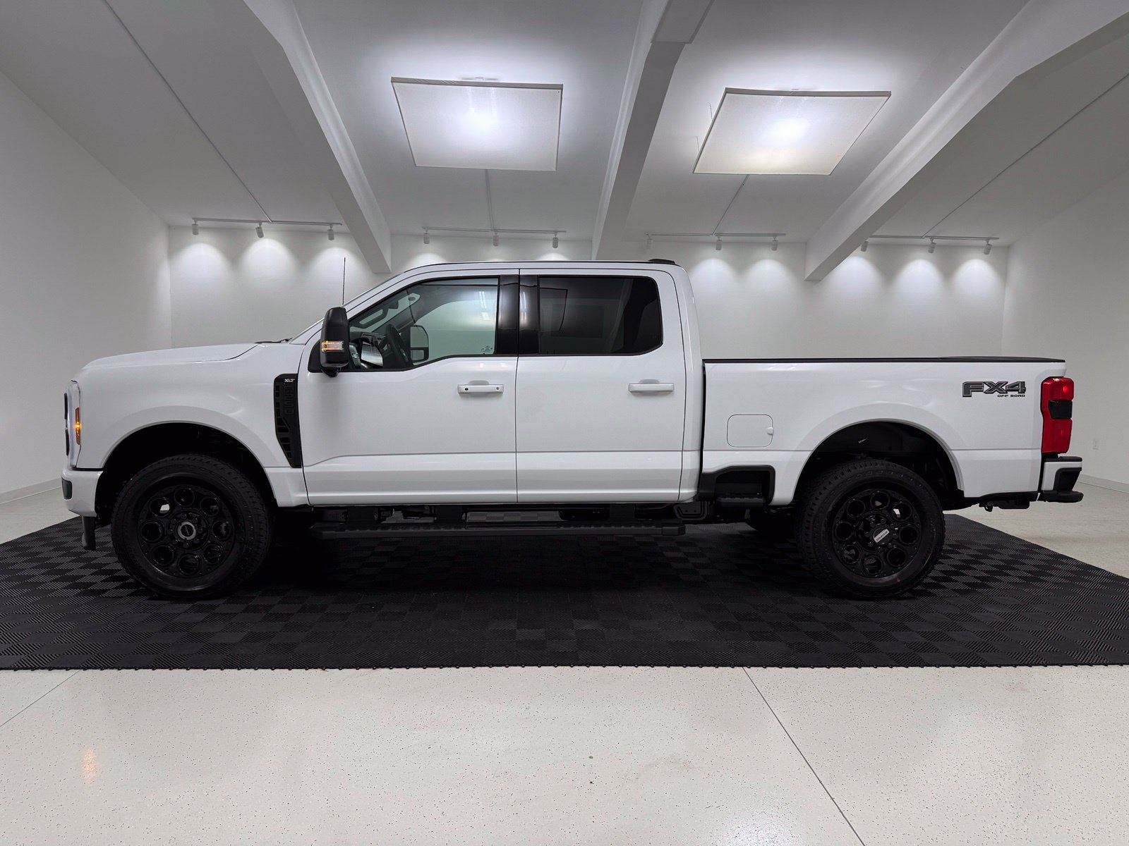 New 2027 Ford F-250SD XLT Truck