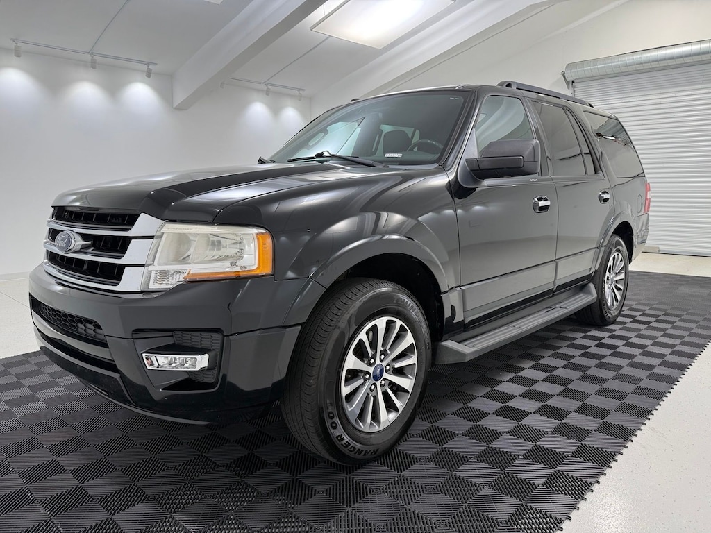 Used 2017 Ford Expedition XLT SUV