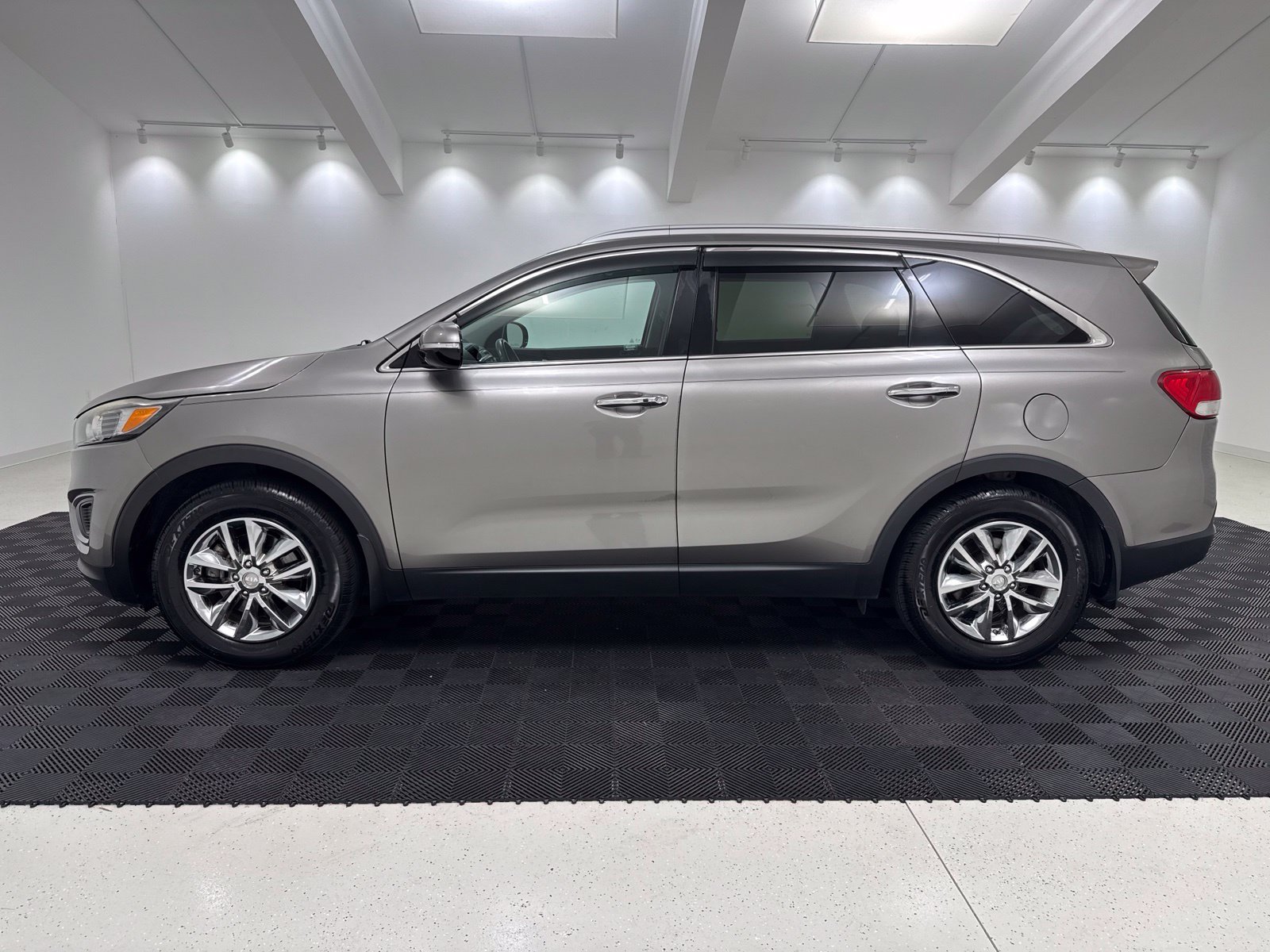Used 2017 Kia Sorento LX SUV