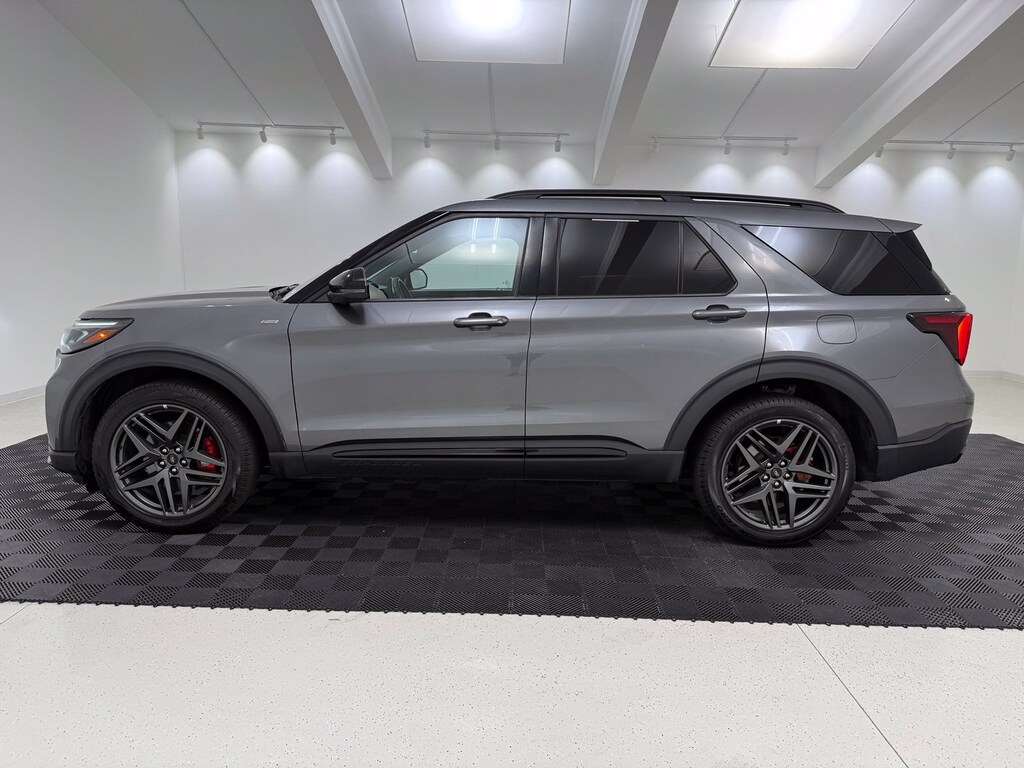 Used 2025 Ford Explorer ST-Line SUV