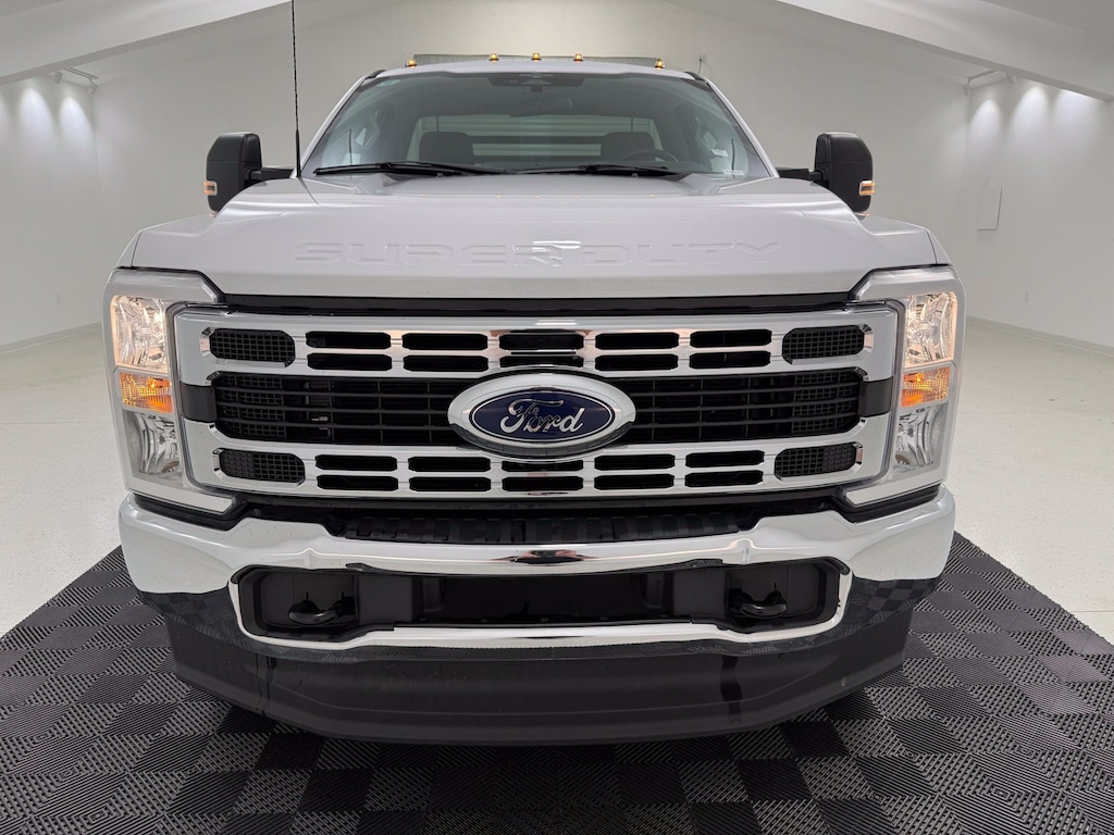 Used 2023 Ford F-350SD XLT Chassis