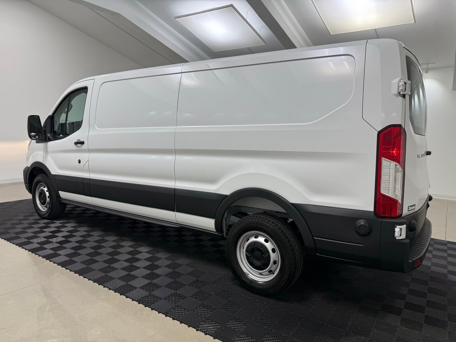 2025 Ford Transit Van Base - Photo 5