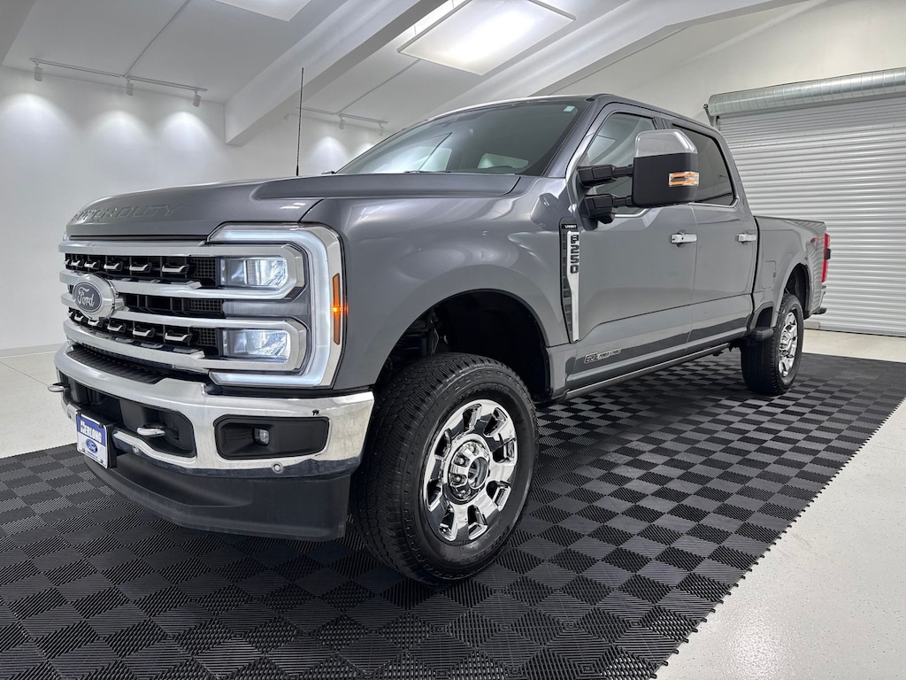 Used 2024 Ford F-250SD Lariat Truck