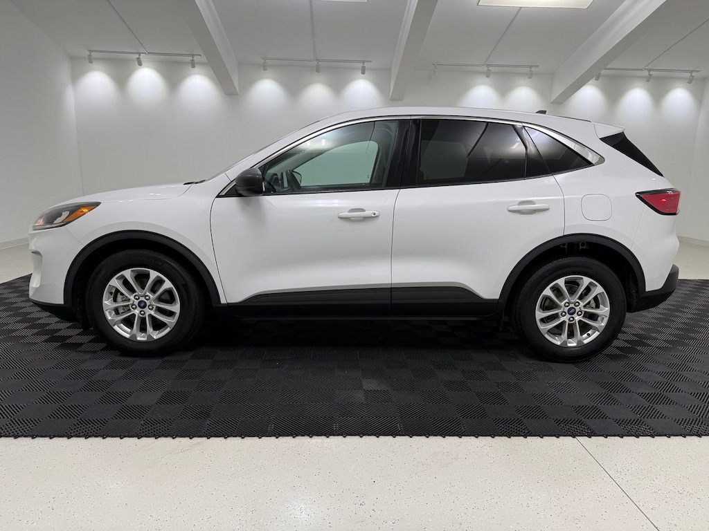 Used 2022 Ford Escape Hybrid SE SUV