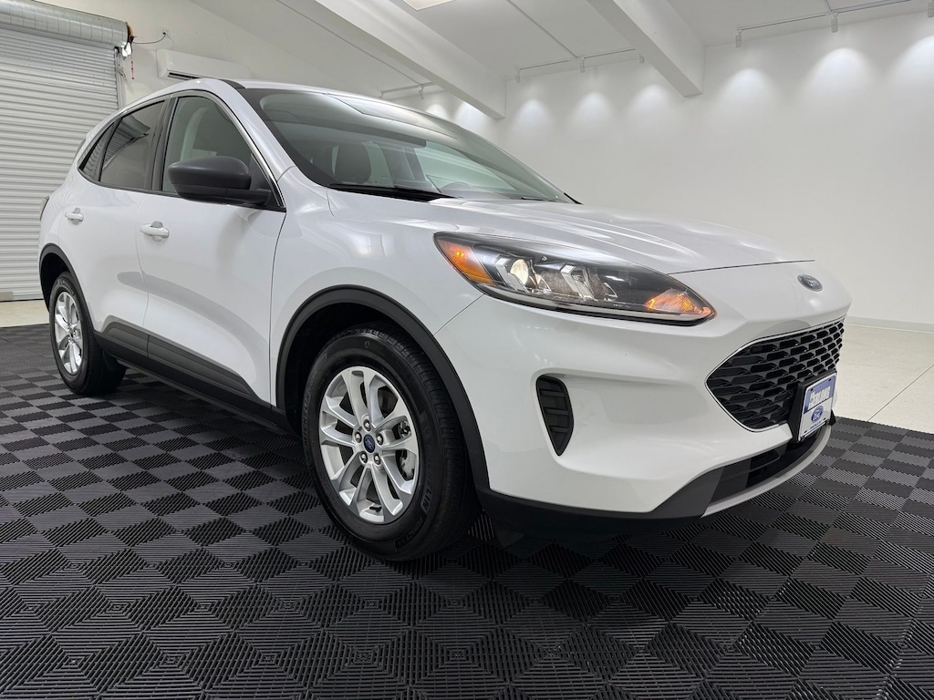 Used 2022 Ford Escape Hybrid SE SUV