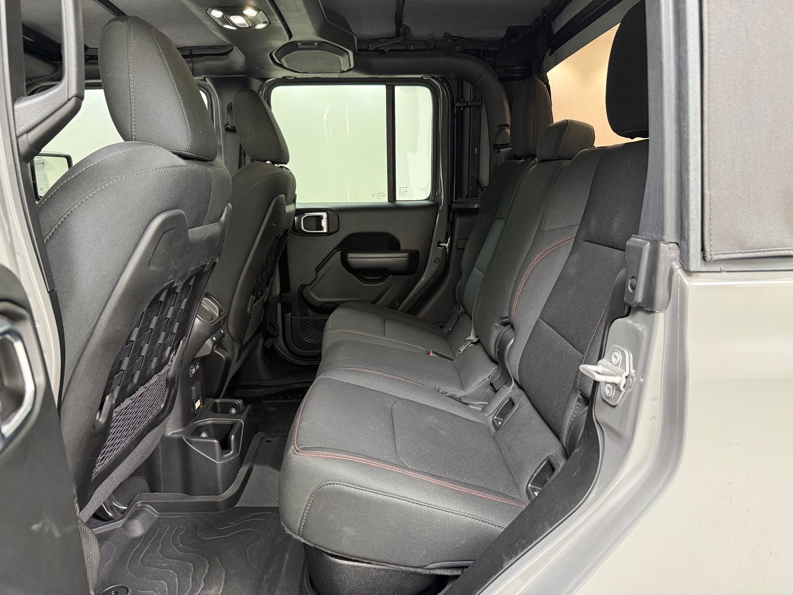 2021 Jeep Gladiator Rubicon - Photo 16