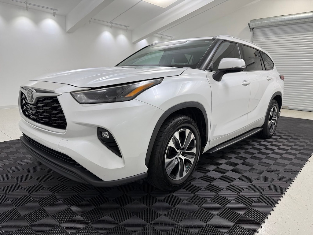 Used 2022 Toyota Highlander XLE SUV