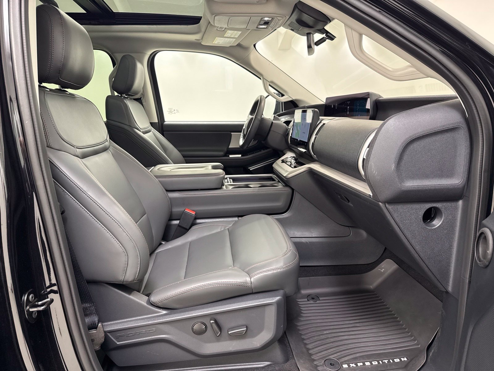 2025 Ford Expedition Active - Photo 32