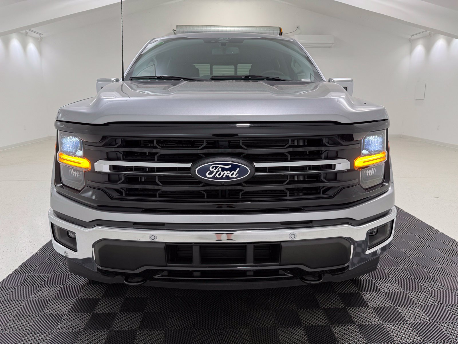 2025 Ford F-150 XLT Truck