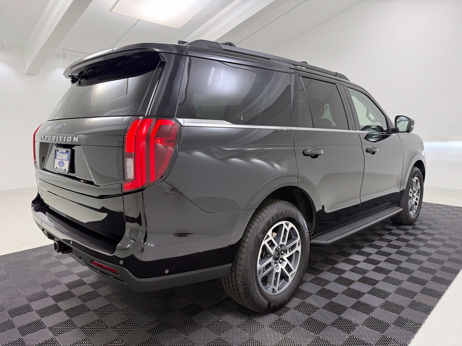 2025 Ford Expedition Active - Photo 7