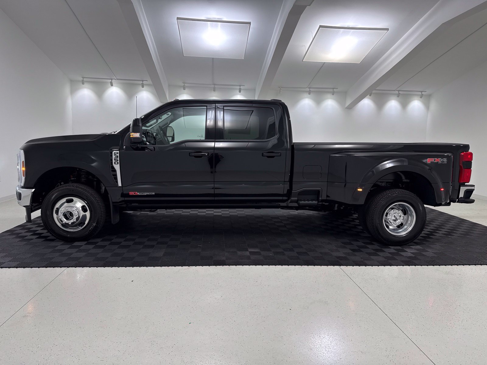 New 2027 Ford F-350SD Lariat Truck