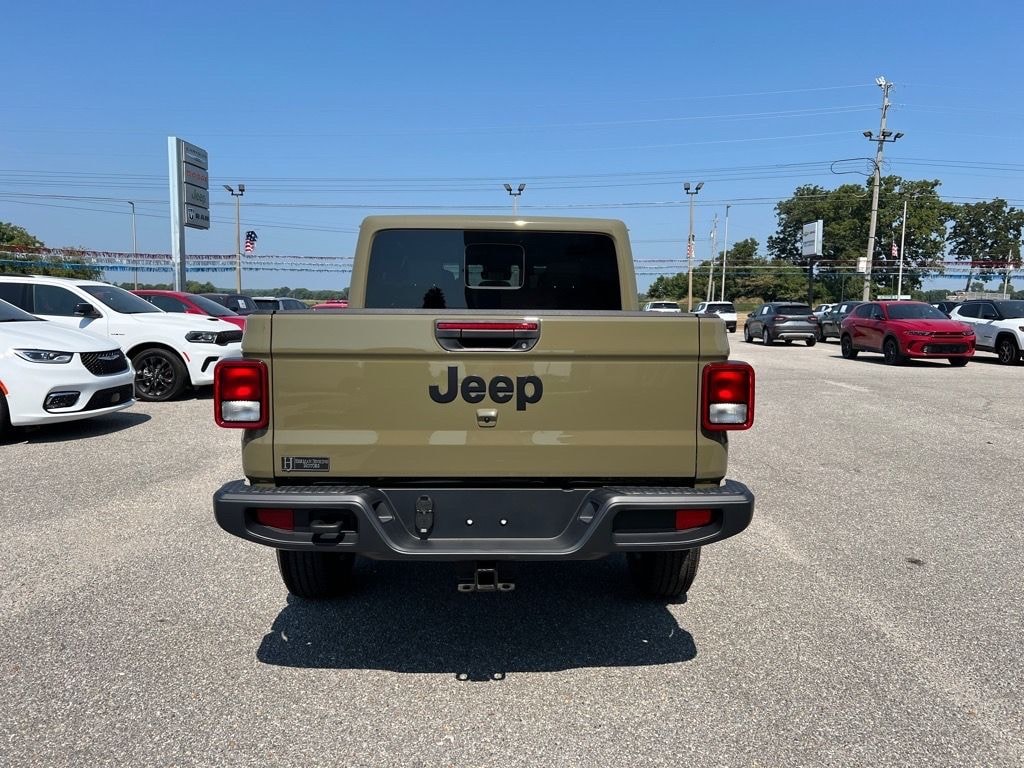 New 2025 Jeep Gladiator Sport S Pickup