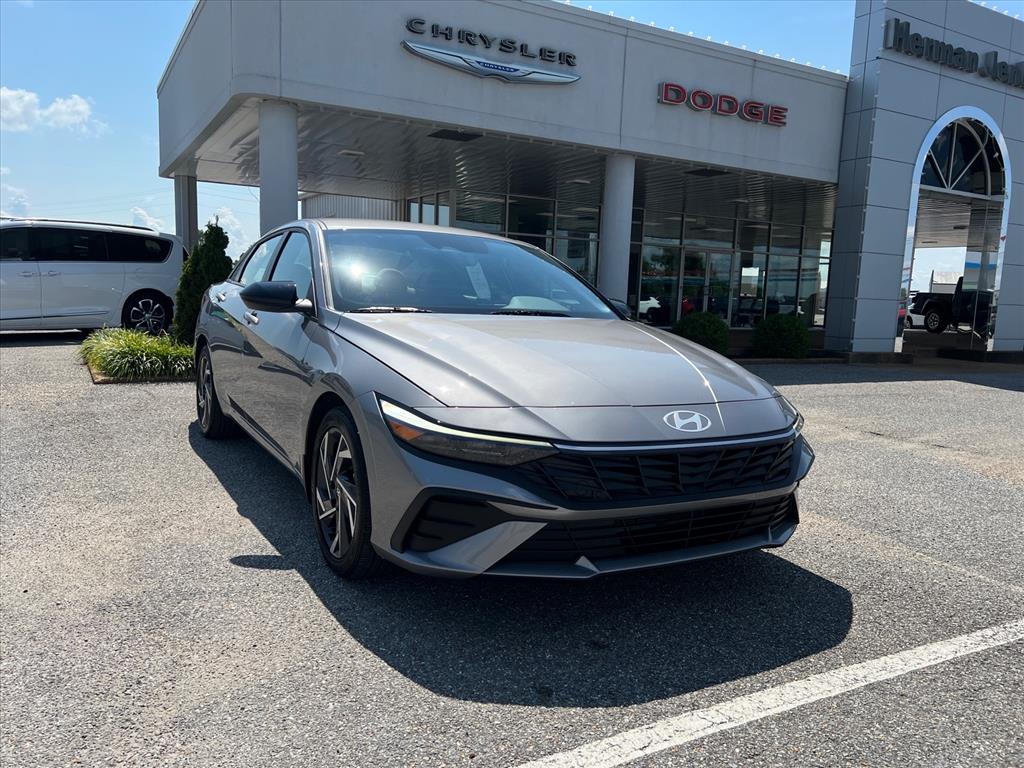 Used 2025 Hyundai Elantra SEL Sport Sedan