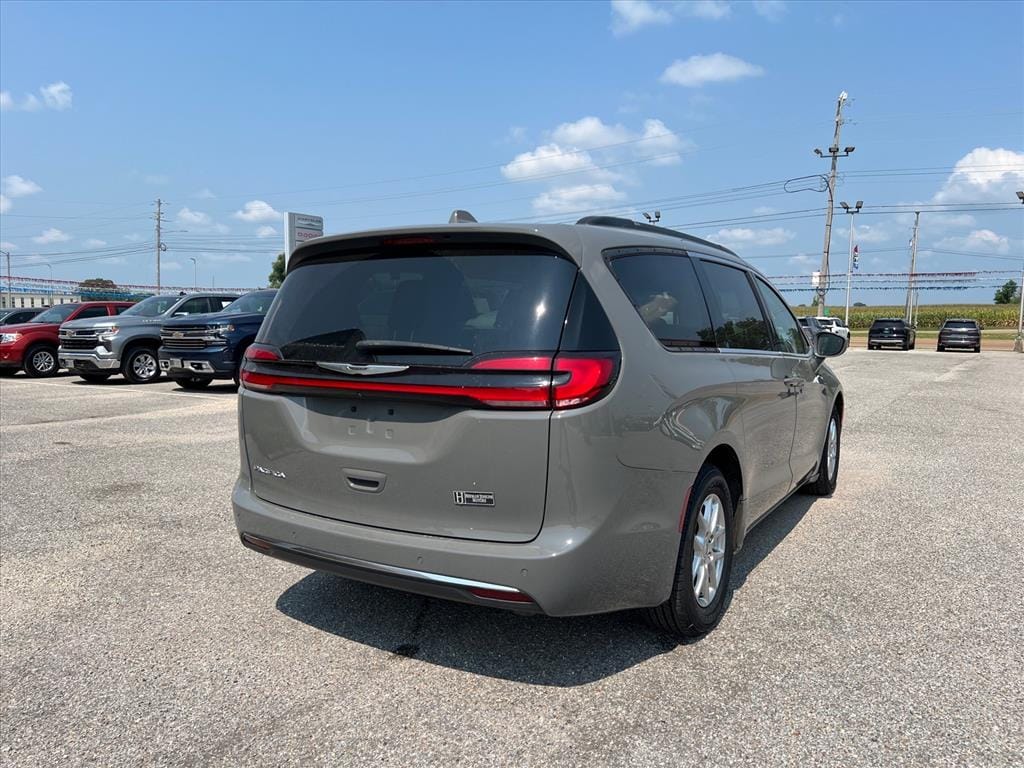 Used 2022 Chrysler Pacifica Touring L Passenger Van