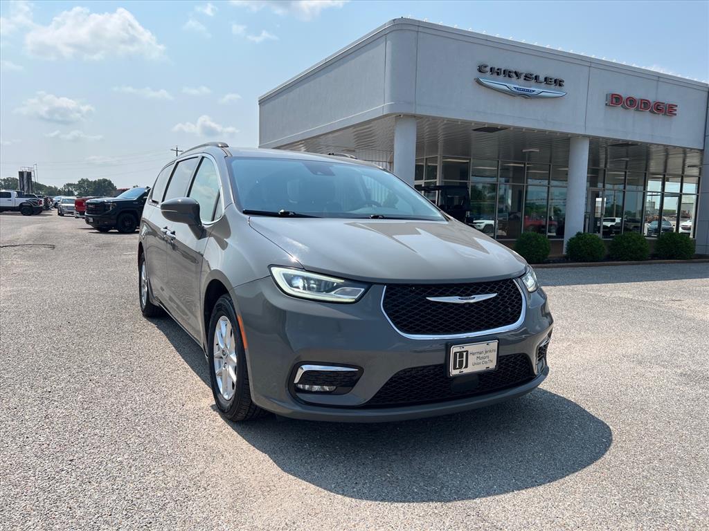 Used 2022 Chrysler Pacifica Touring L Passenger Van