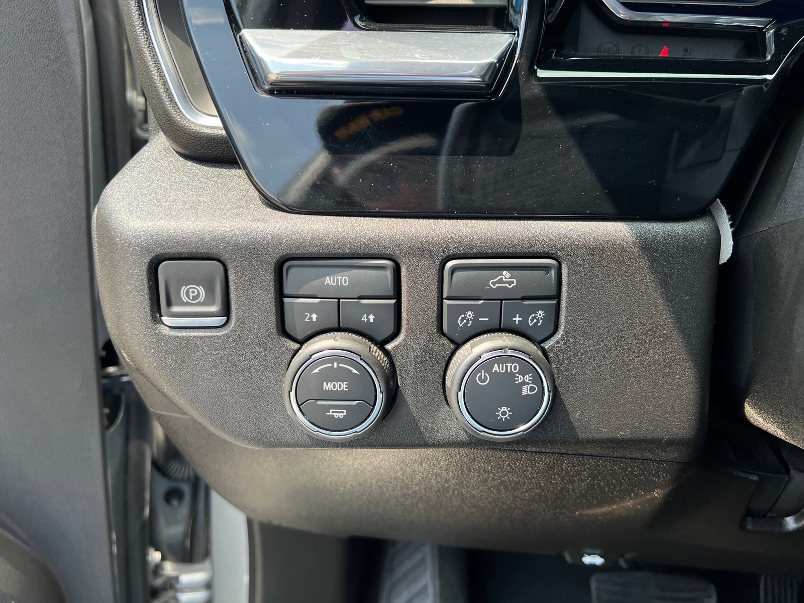 2025 Chevrolet Silverado 1500 LT - Photo 16