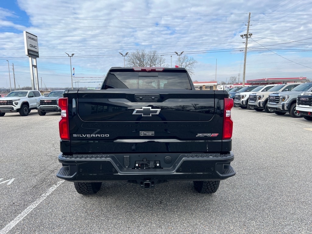 2026 Chevrolet Silverado 1500 ZR2 - Photo 4