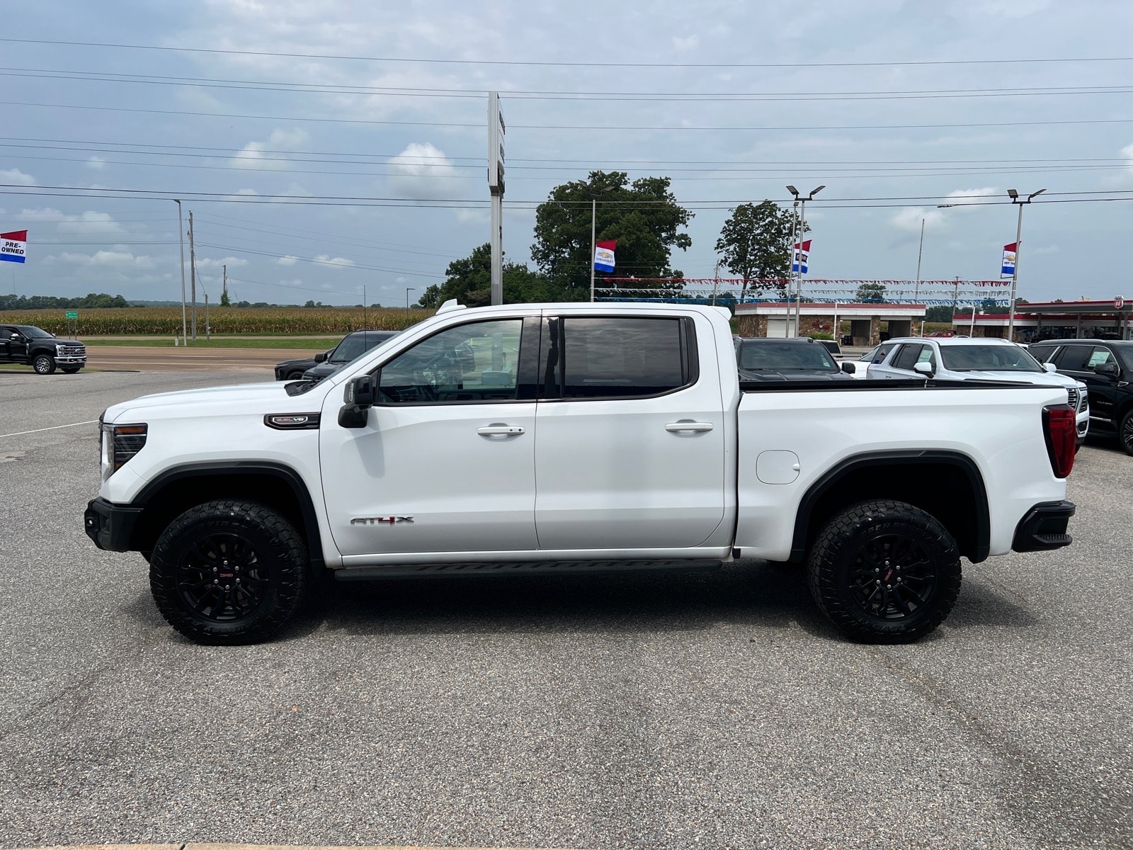2023 GMC Sierra 1500 AT4X - Photo 6
