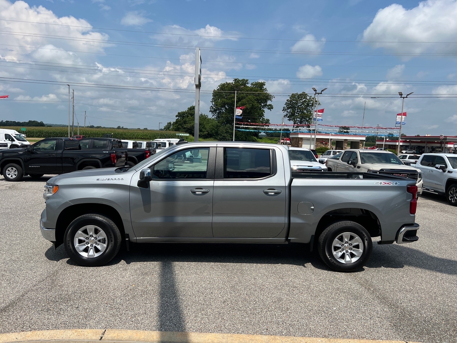 2025 Chevrolet Silverado 1500 LT - Photo 6
