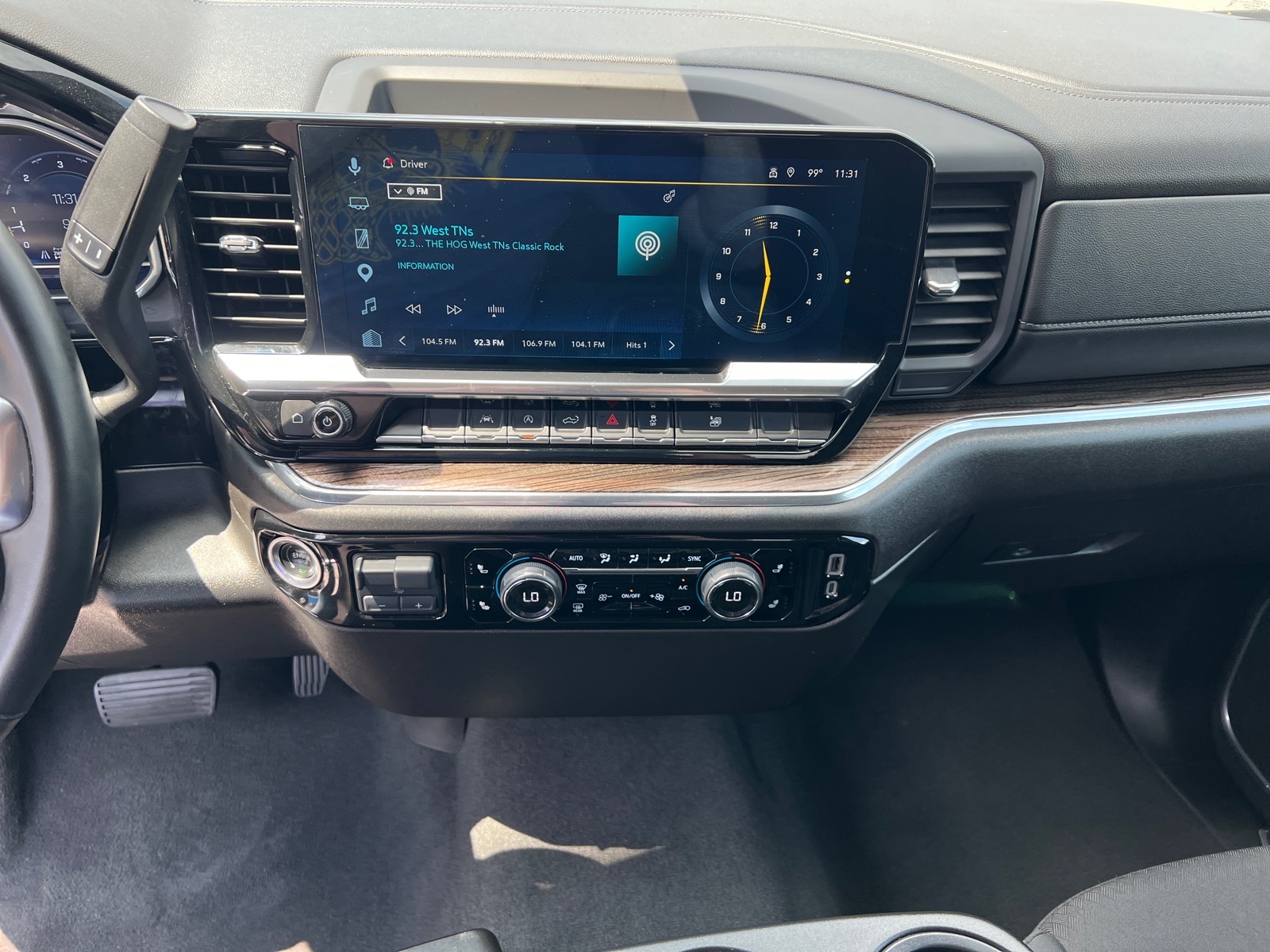 2025 Chevrolet Silverado 1500 LT - Photo 17