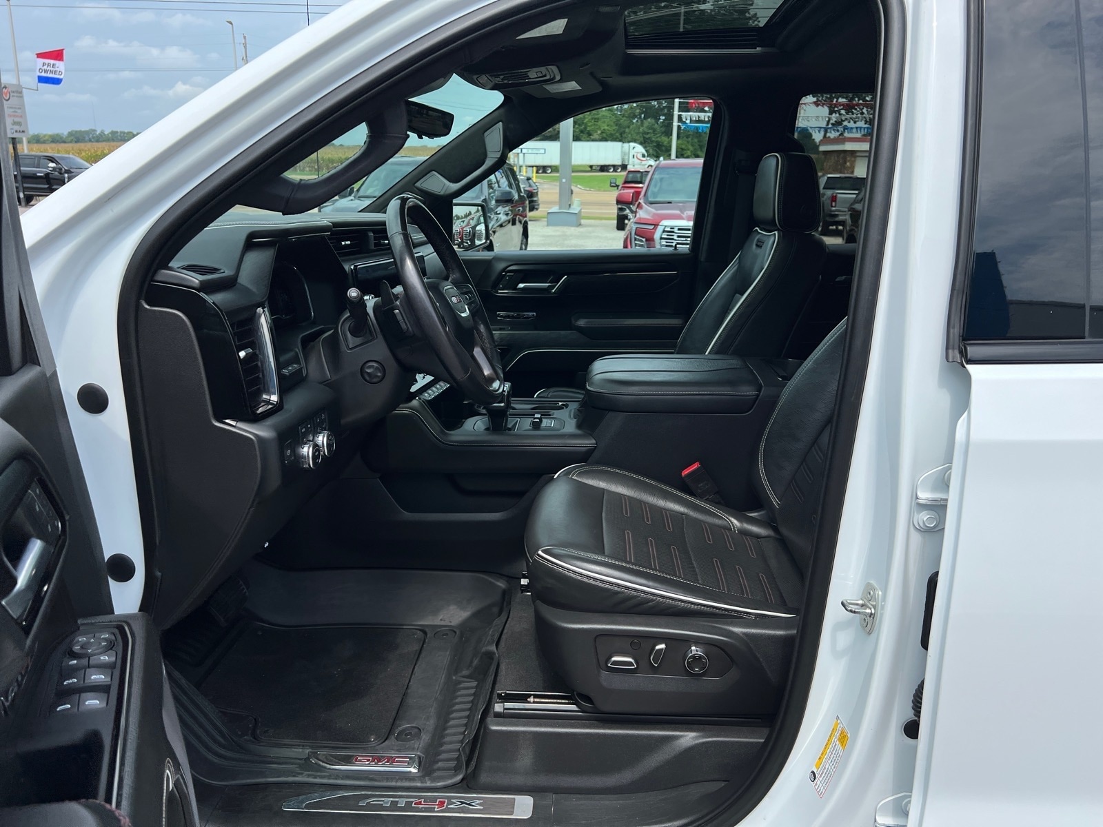 2023 GMC Sierra 1500 AT4X - Photo 10