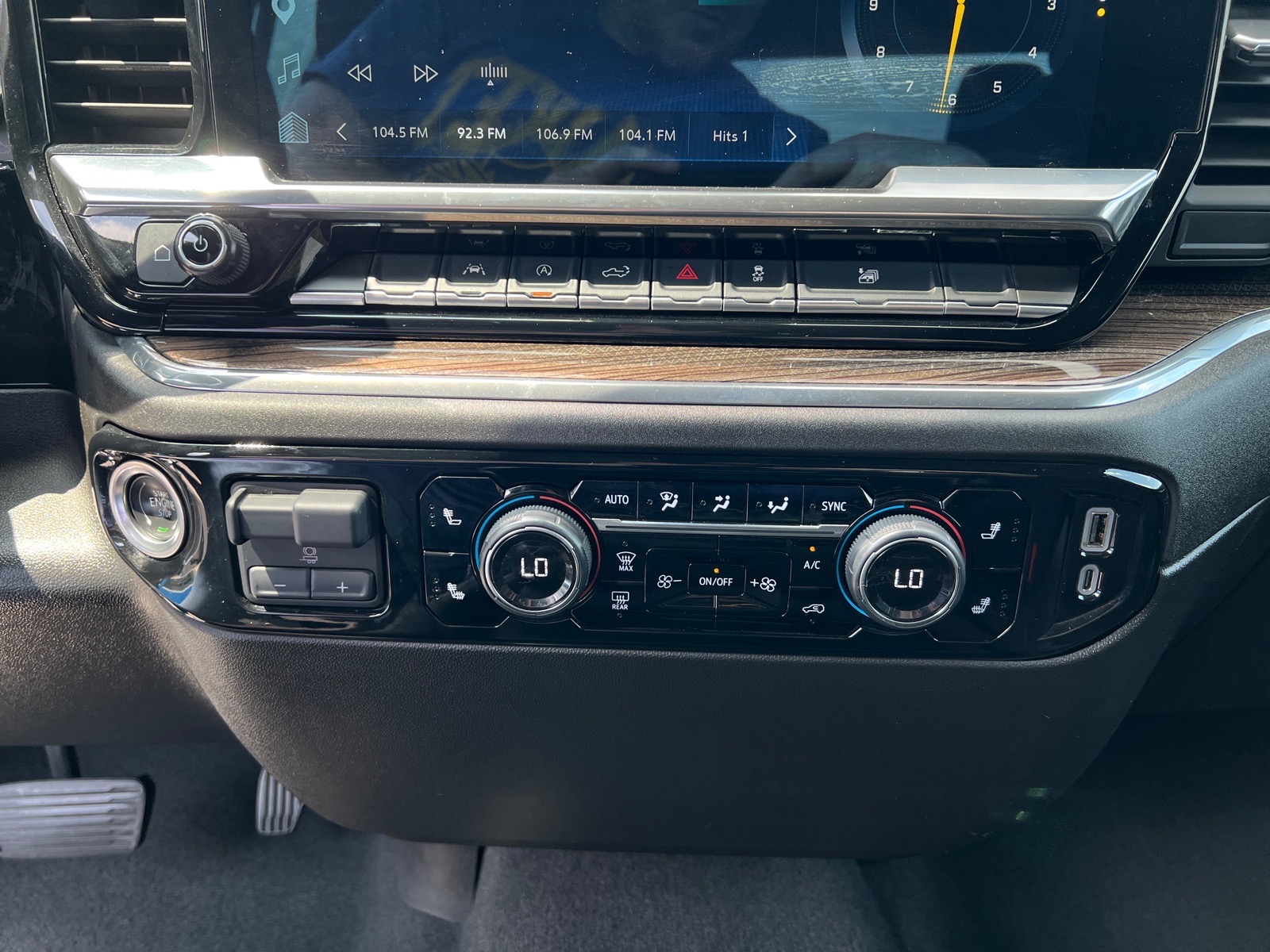 2025 Chevrolet Silverado 1500 LT - Photo 19