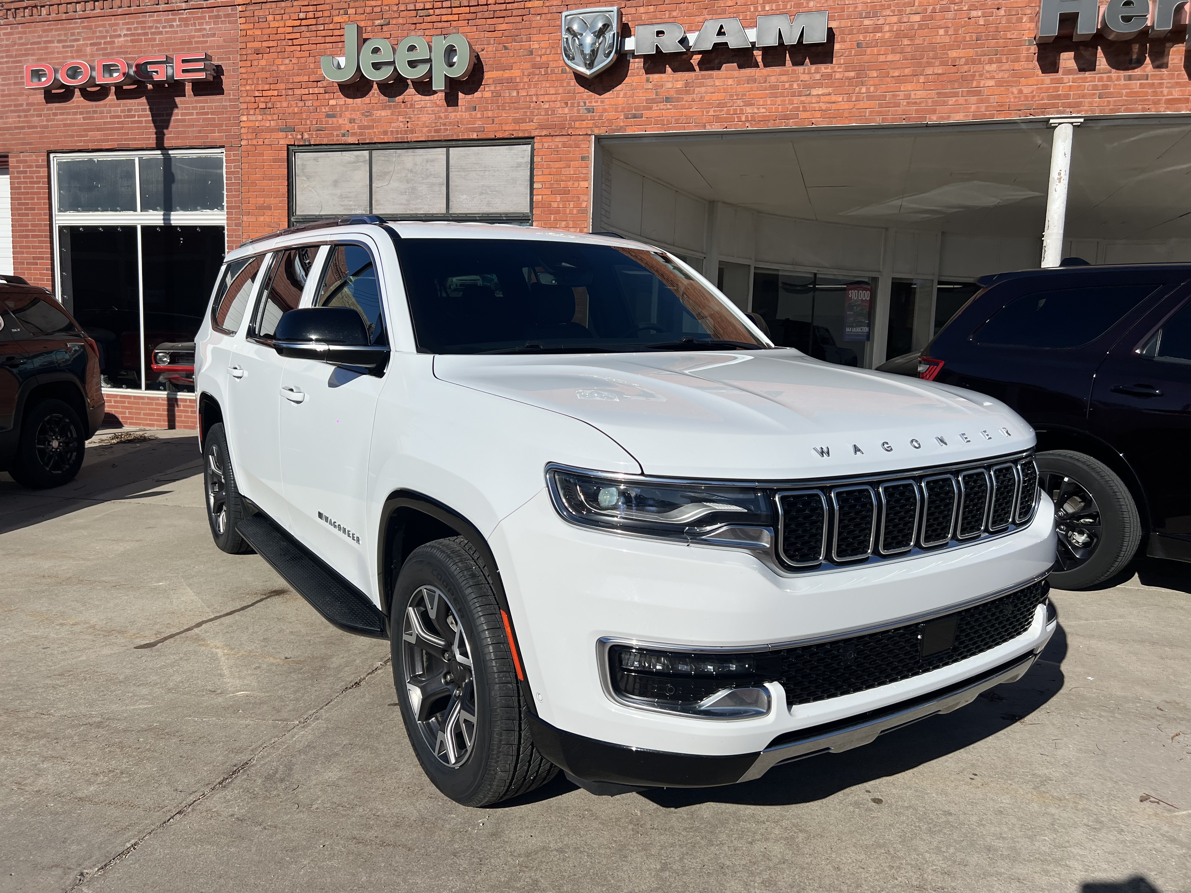 Used 2024 Jeep Wagoneer L Series III Series III 4x4