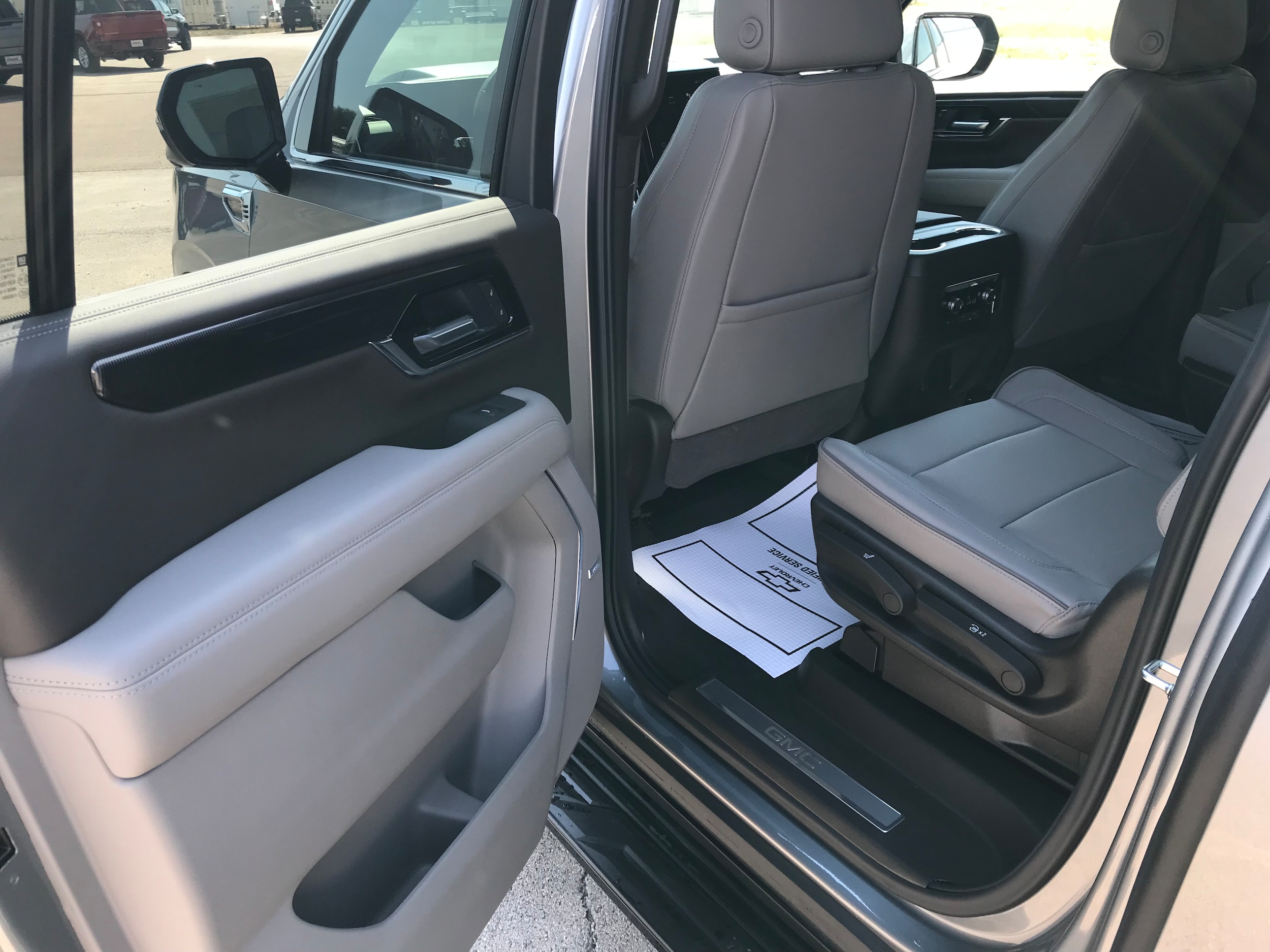 2026 GMC Yukon XL Elevation - Photo 17