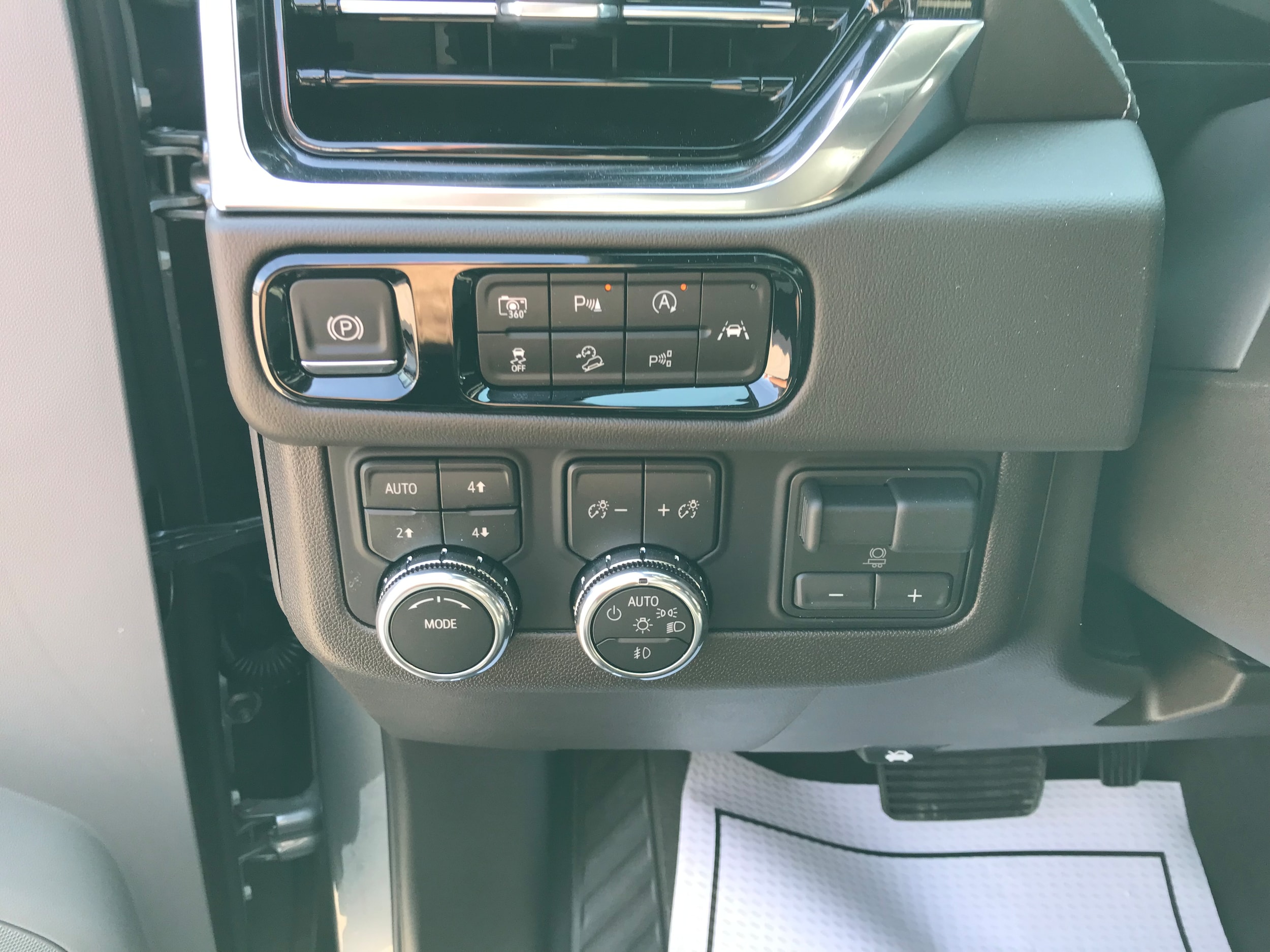 2026 GMC Yukon XL Elevation - Photo 13