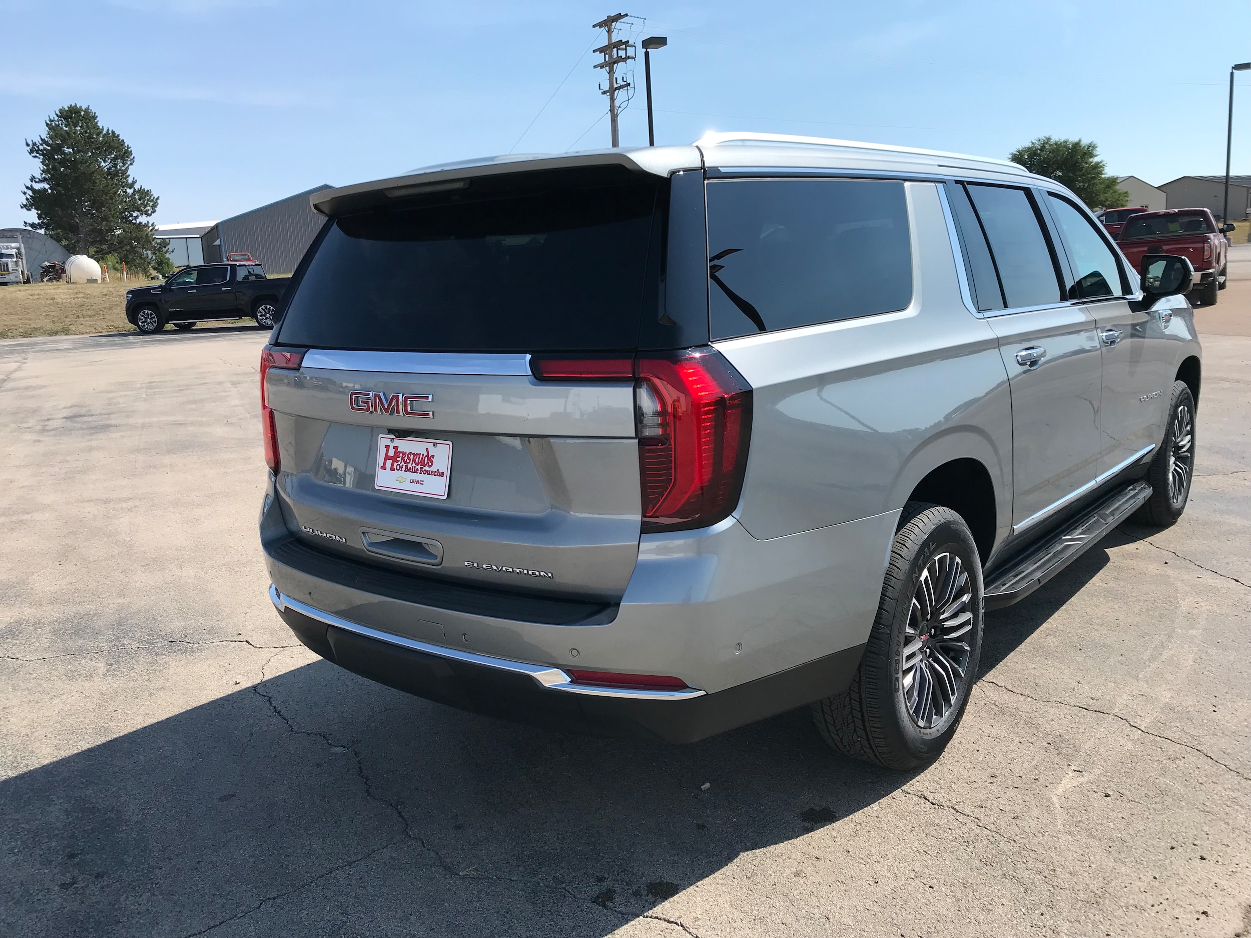 2026 GMC Yukon XL Elevation - Photo 6