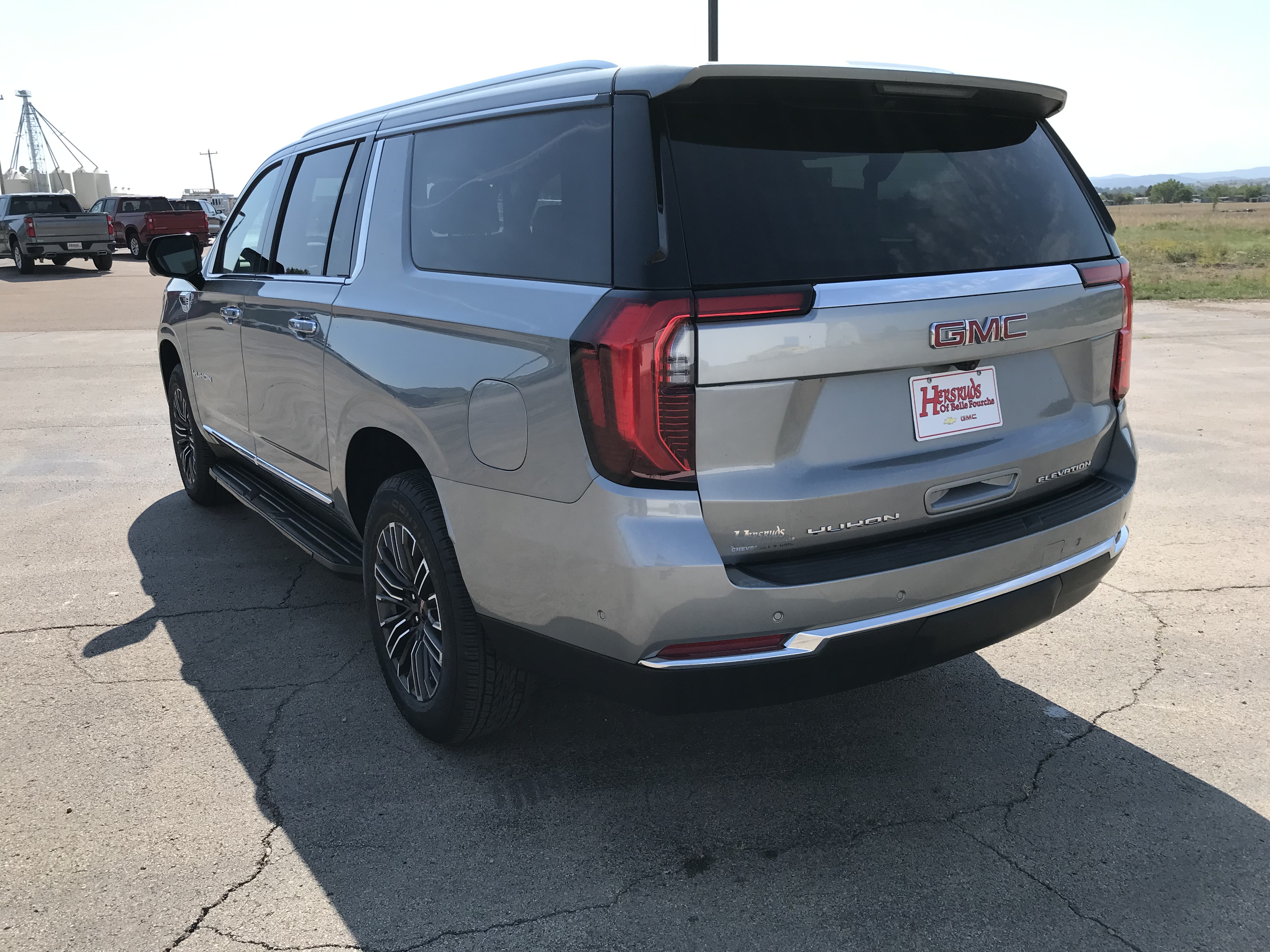 2026 GMC Yukon XL Elevation - Photo 8