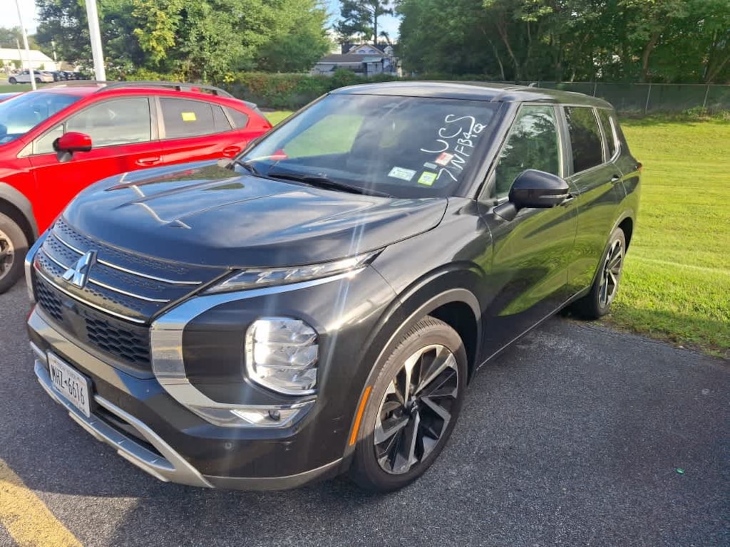 Used 2024 Mitsubishi Outlander SE SUV