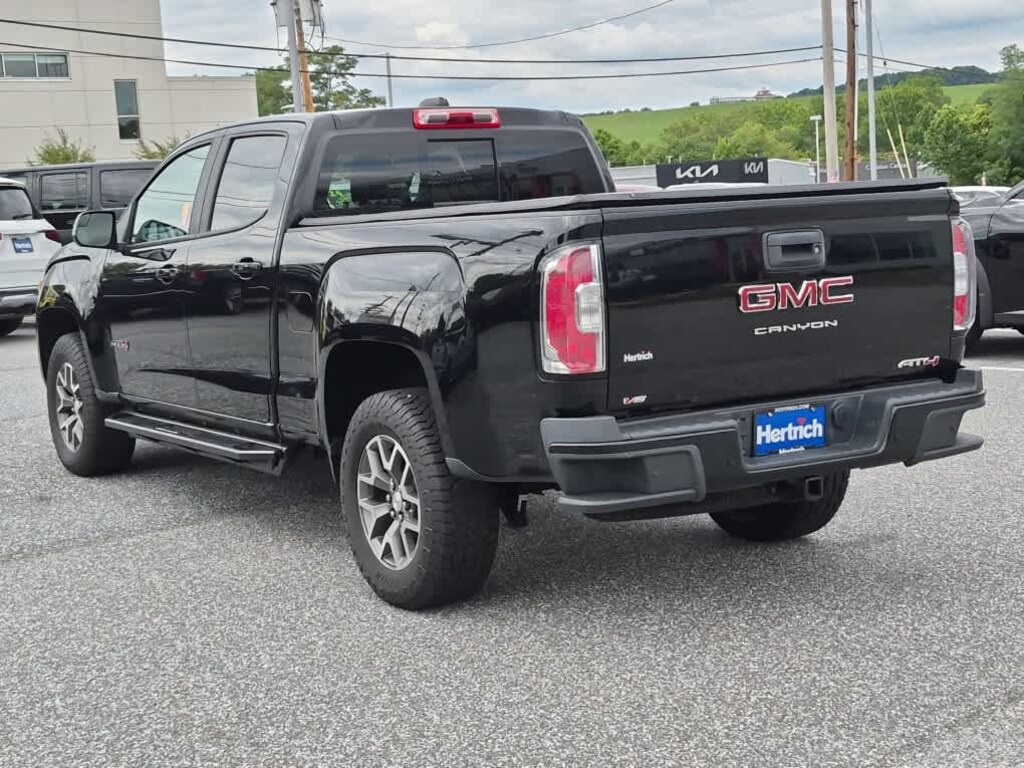 Used 2022 GMC Canyon AT4 w/Cloth Truck Crew Cab