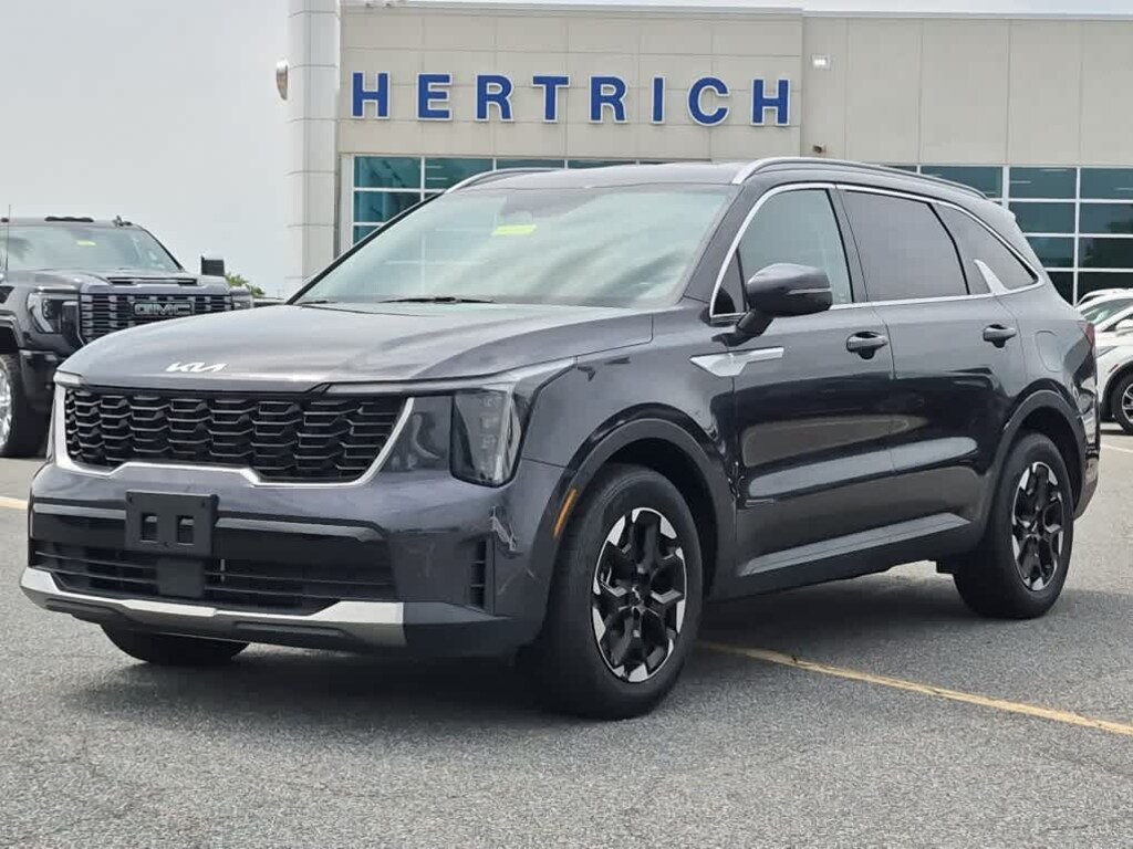 Used 2025 Kia Sorento S SUV
