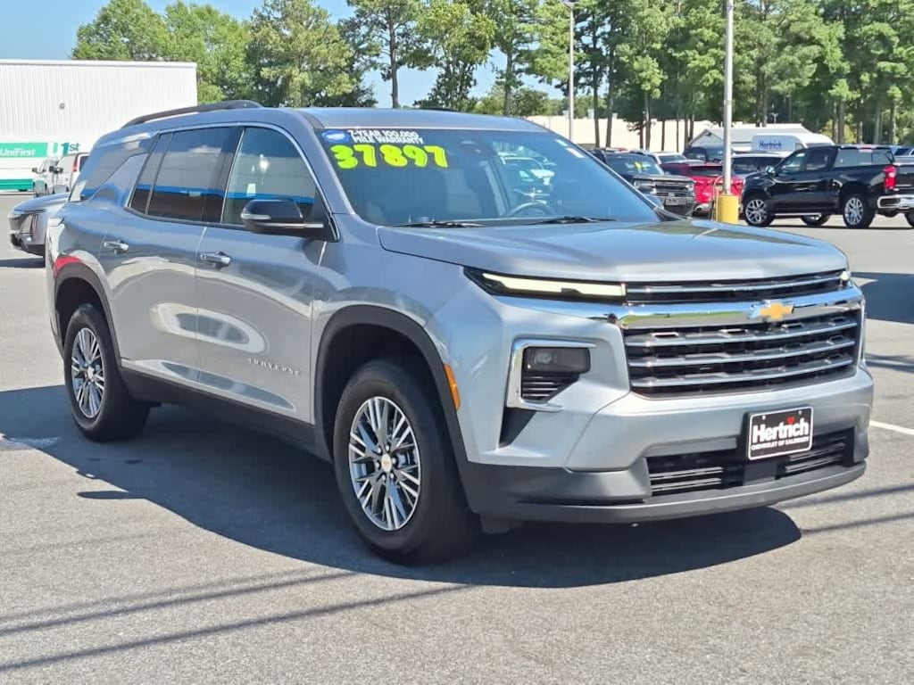 Certified 2025 Chevrolet Traverse FWD LT SUV