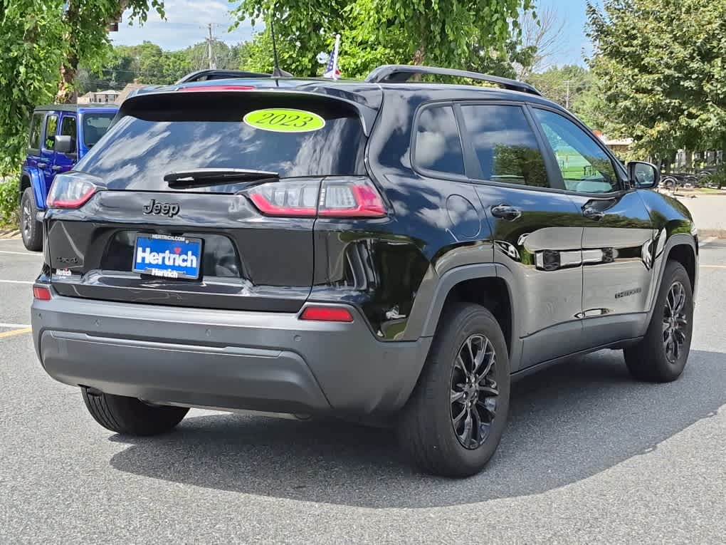 Used 2023 Jeep Cherokee Altitude Lux SUV