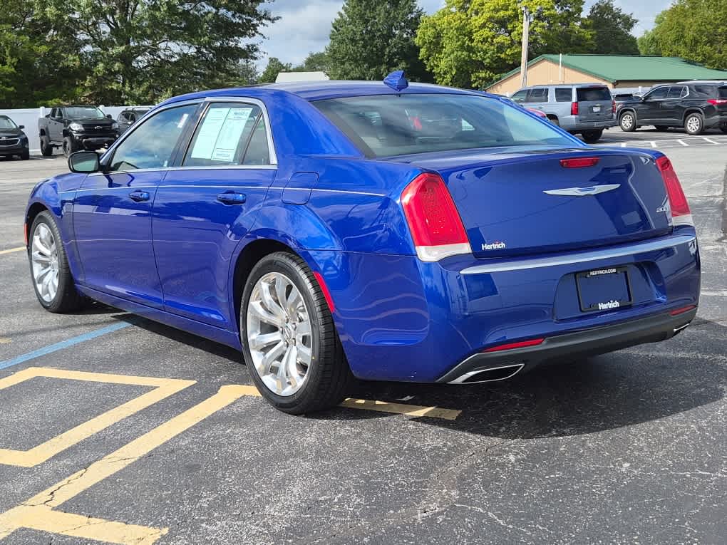 Used 2018 Chrysler 300 Touring