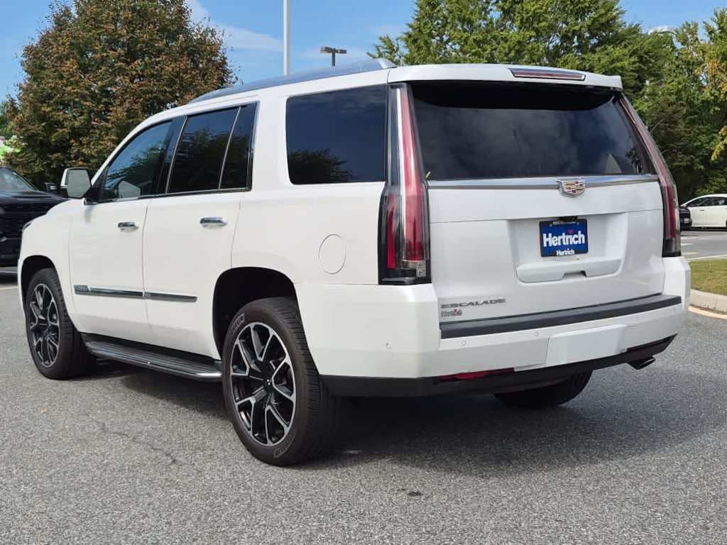 Used 2018 Cadillac Escalade Luxury SUV