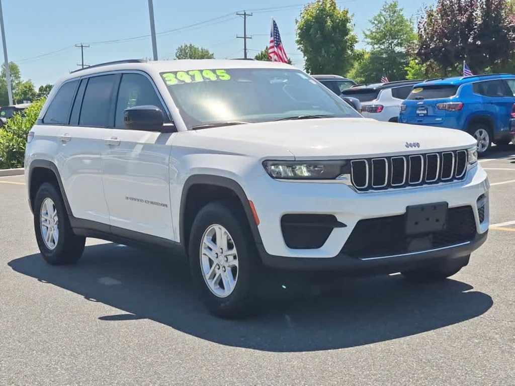 Used 2023 Jeep Grand Cherokee Laredo SUV