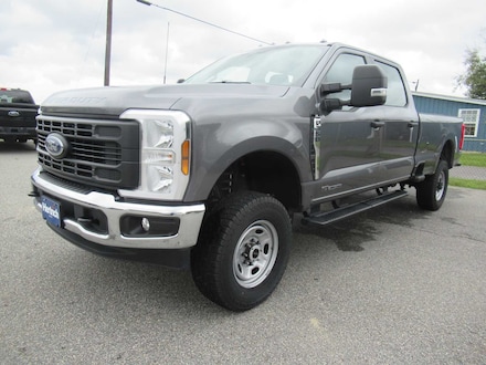2025 Ford Super Duty F-350 SRW Pickup XL 4WD Crew Cab 8 Box Truck Crew Cab