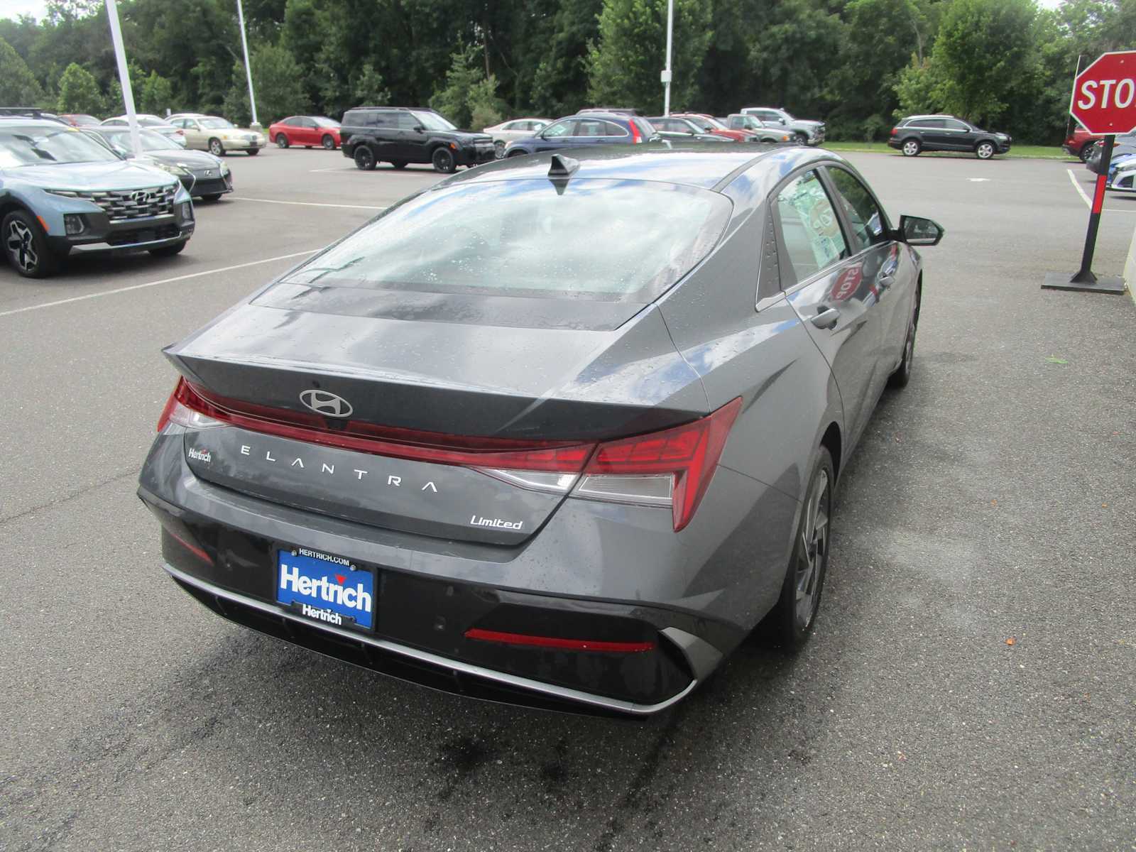 Used 2024 Hyundai Elantra Limited Sedan