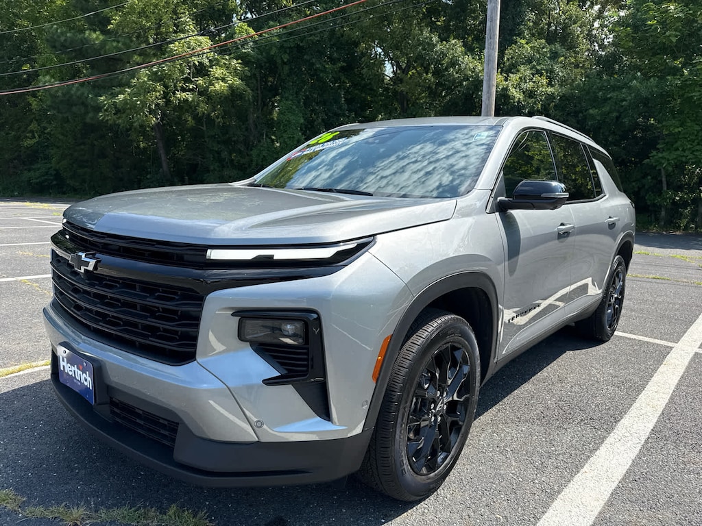Used 2026 Chevrolet Traverse LT SUV