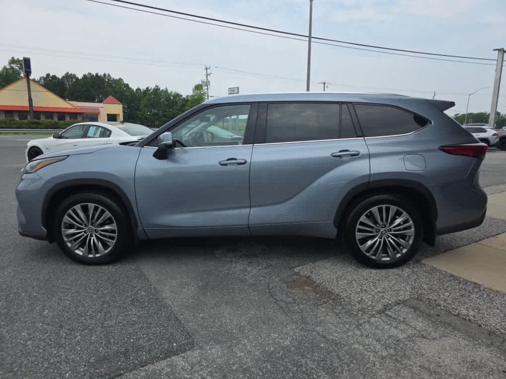 Used 2021 Toyota Highlander Platinum SUV