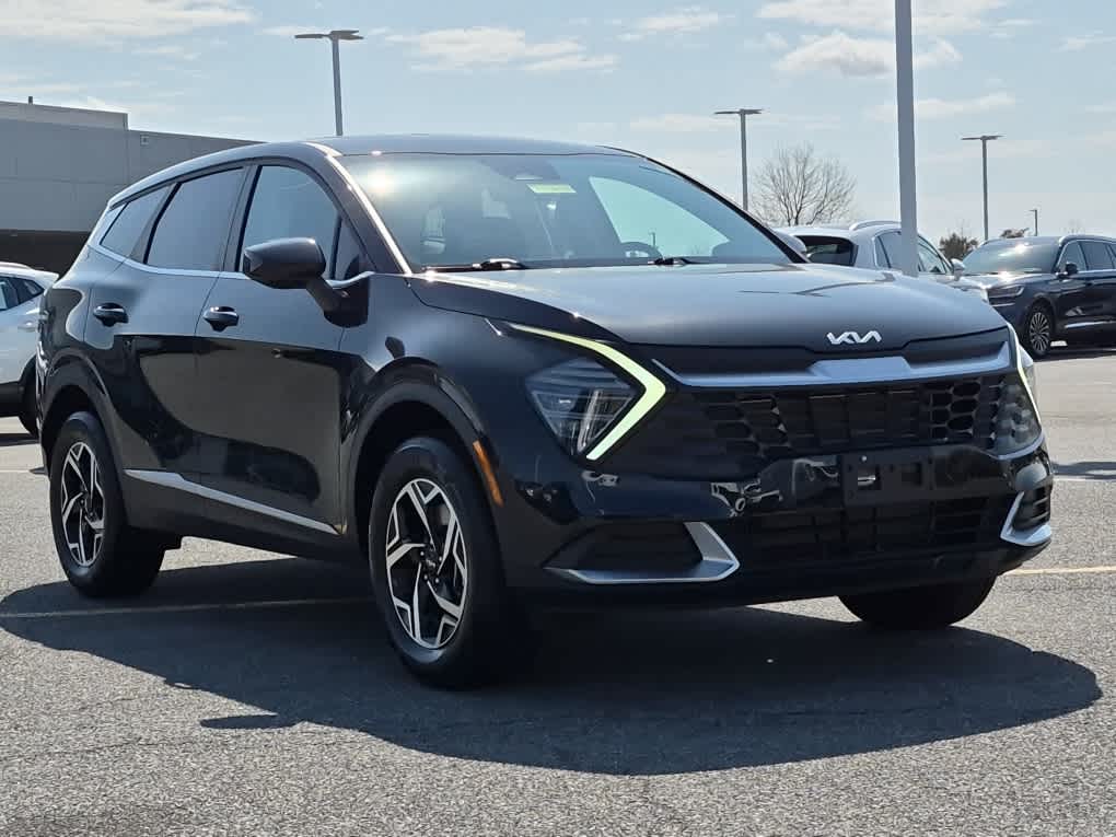 Used 2024 Kia Sportage LX SUV